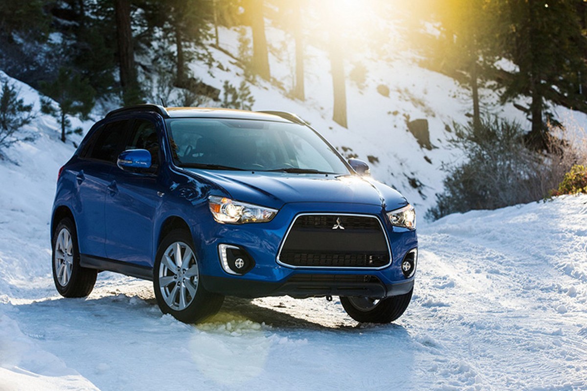 Mitsubishi Outlander Sport gia 950 trieu, 